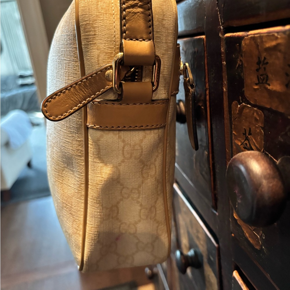 Gucci Cream/Tan Monogram  Crossbody Bag - Picture 9 of 14